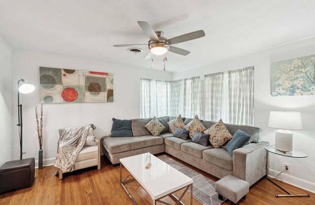 2BD 1BA,Pet Friendly, Parking, Patio,Outdoor Grill