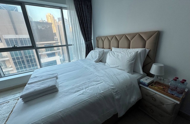 2BHK Apartment Prime Location-Marina View-High Floor-Walk -1min Tram-5min Beach