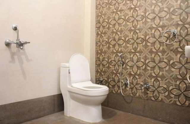 2BHK w Terrace Access & Pvt Parking