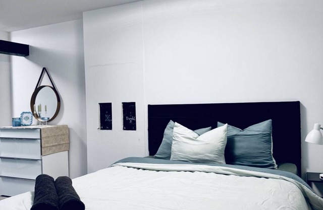 2BR&1LR Apt. Suitable for 7P, Peaceful Stay