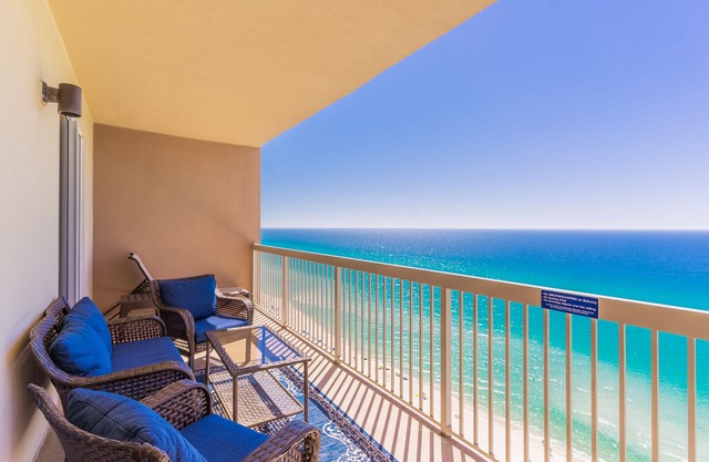 2BR/2BA Sunrise Beach/Best View/Free Beach Chair and WIFI
