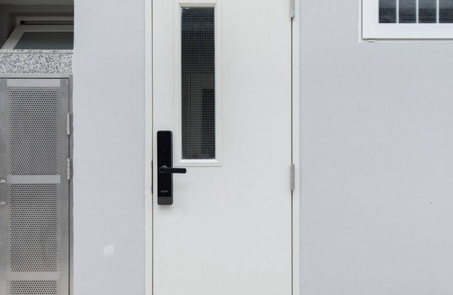 2BR Budget Home Yaowarat 5min MRT Nivas Wanit ECO