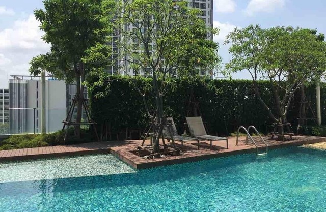 2BR Condo @ BTS Sukhumvit Line + Wifi