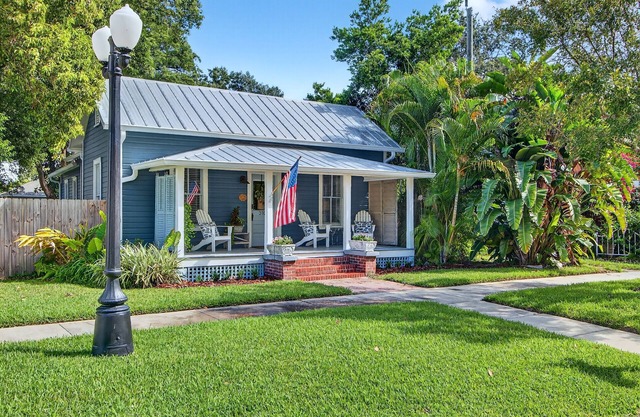 2BR COTTAGE IN SANFORD HISTORIC DISTRICT