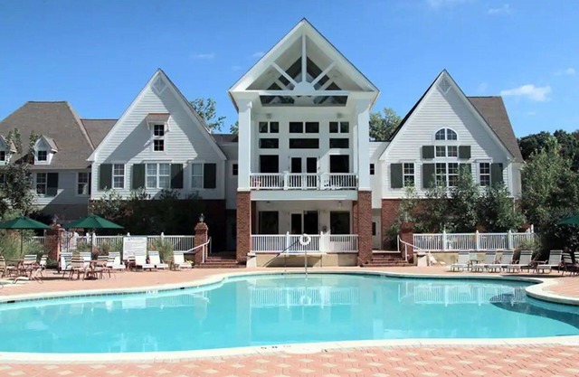 2BR Resort Cottage - Sleeps 6 - Close to Theme Parks & Attractions