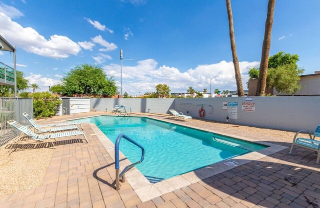 2BR Scottsdale Getaway w/Pool & Parking