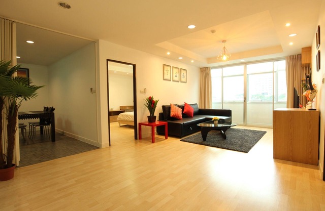 2BR. Spacious, BTS 5 min, Family & Group