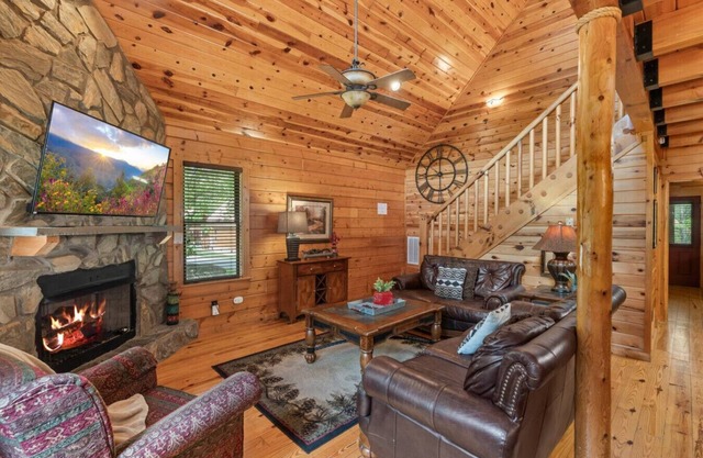 2BR w/Hot Tub*Jacuzzi*Game Room*Resort Amenities!