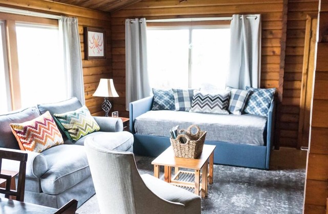 2nd and Spruce Cabin - Car Rental Available!