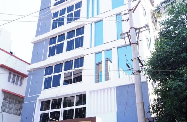 2nd floor Beach view 3 bedroom apartment between two hills