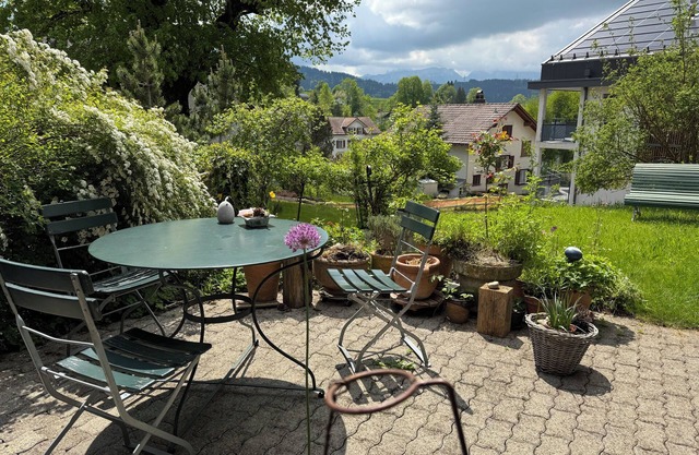 3.5-room apartment with garden terrace in the middle of idyllic Gais for 1-3 people