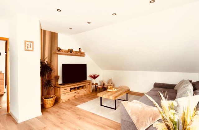 3,5-Zimmer inkl Arbeitsplatz, WLAN & free Netflix, Amazon-Free Parken vollausgestattete Wohnung, 24h Check In