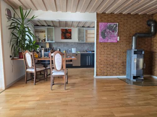 3 Bad Ground Floor Flat