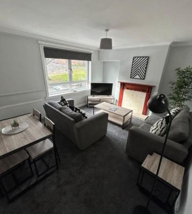 3-Bed Apartment Central Greenock