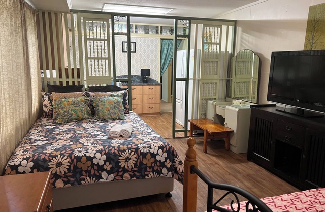 3-bed guest house