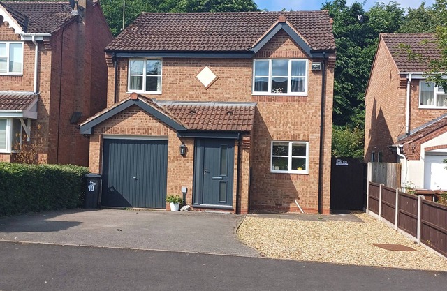 3 Bed House - Sleeps 5 - Pets - Parking