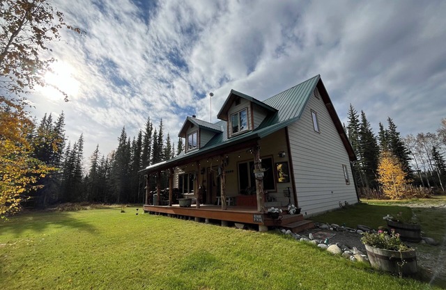 3-bedroom 2 1/2 Bath house Delta Junction close to Clearwater Campground