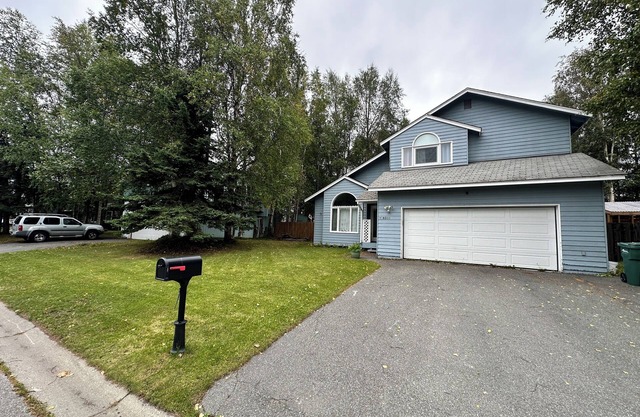 3-bedroom, 2.5-bath home with nearly 1,900 sq. ft. in desirable Sand Lake.