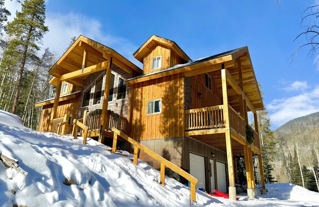 3 Bedroom 3.5 Bathroom-Each Room Own Attached Full Bath! Near Monarch Ski Resort