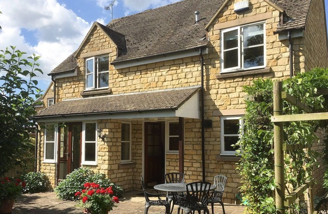 3 bedroom accommodation in Moreton-in-Marsh