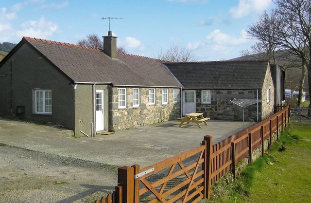 3 bedroom accommodation in Trefor, Near Caernarfon