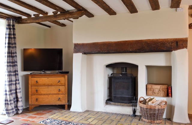 3 bedroom accommodation in South Acre