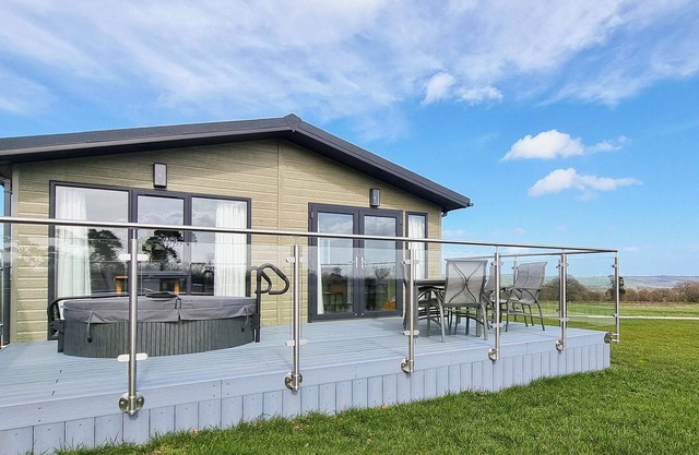 3 bedroom accommodation in Knitsley