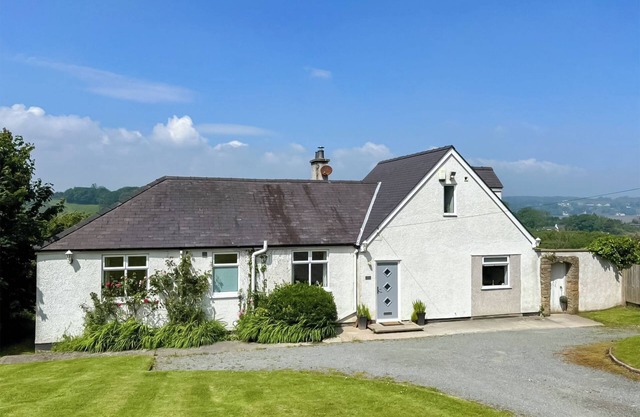 3 bedroom accommodation in Pentraeth, Anglesey