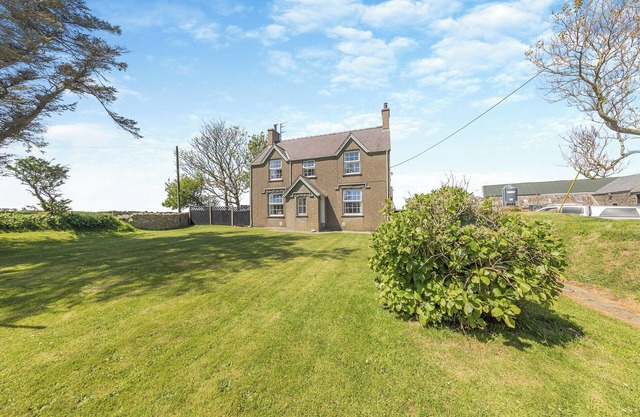 3 bedroom accommodation in Tudweiliog, near Pwllheli