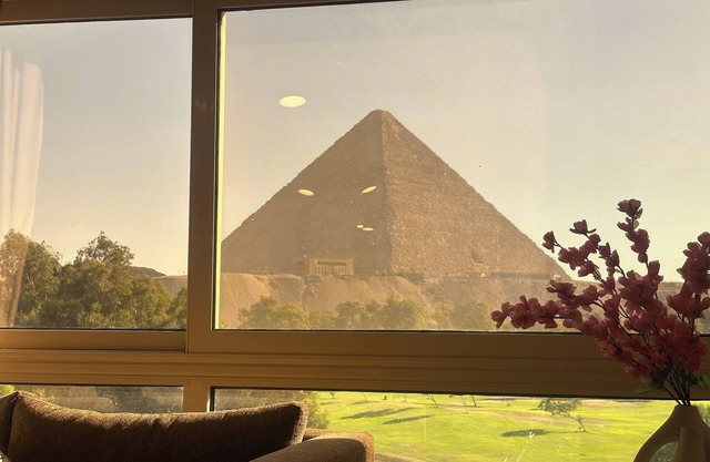 3-bedroom apartment in nice direct pyramids view with AC, WiFi