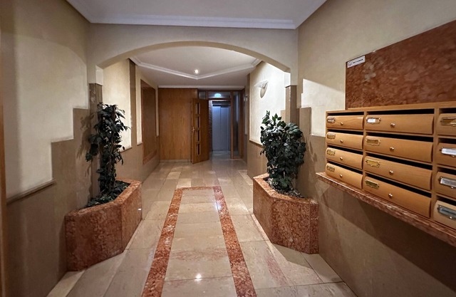 3 bedroom apartment in very quiet pedestrian area, next to the cathedral