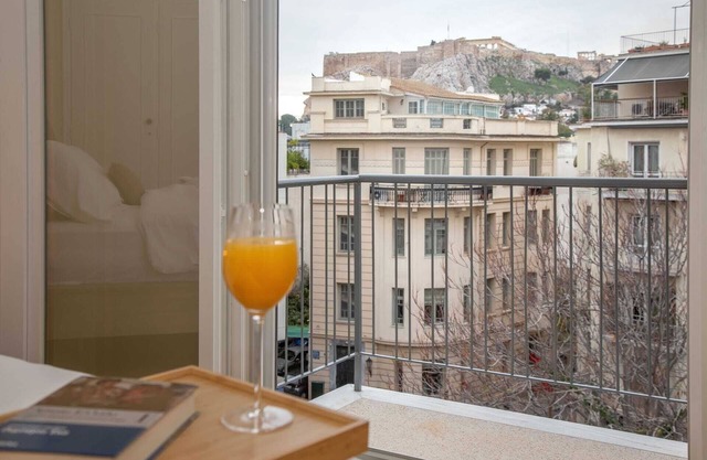 3 bedroom apt next to Syntagma with Acropolis view, Luxury Apartment