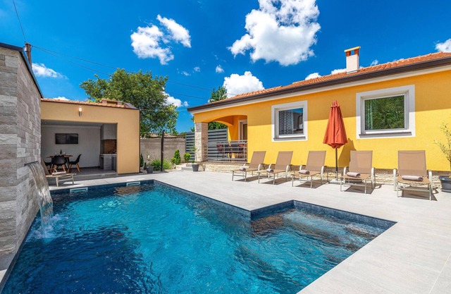 3 bedroom beautiful home in Porec