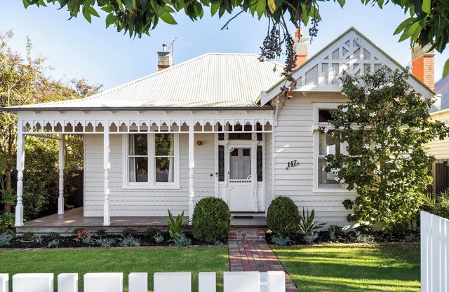 3 bedroom Brighton home with a huge pool and lush gardens.