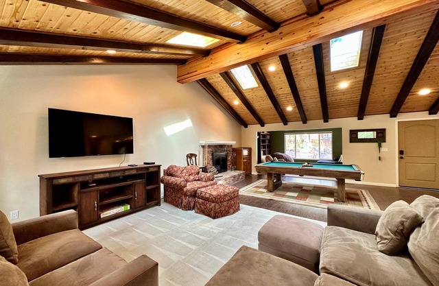 3 bedroom, community beach, BBQ, Hot Tub, Pool Table (ZC1004)