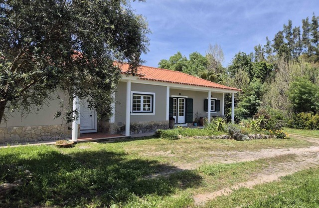 3 bedroom cottage in setãºbal