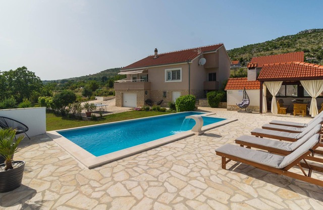 3 bedroom cozy home in Brstanovo