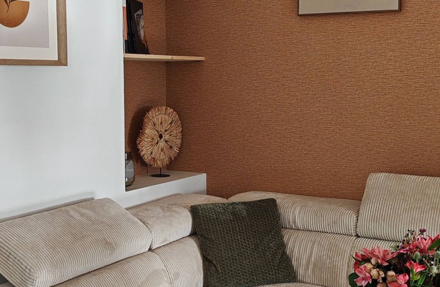 3-bedroom family home with courtyard in the center of town!