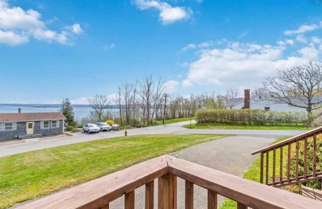 3-bedroom home in adorable Digby with WiFi, AC. Enjoy your stay