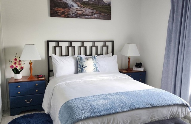 3-bedroom house in welcoming Lehigh Acres with AC