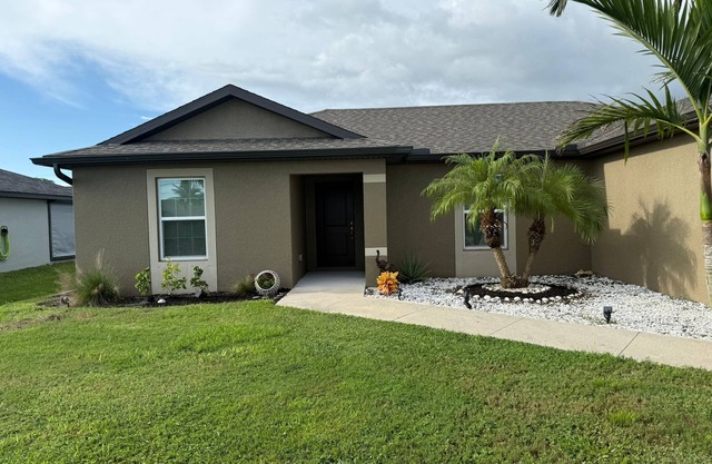 3-bedroom house in welcoming Cape Coral with heated pool