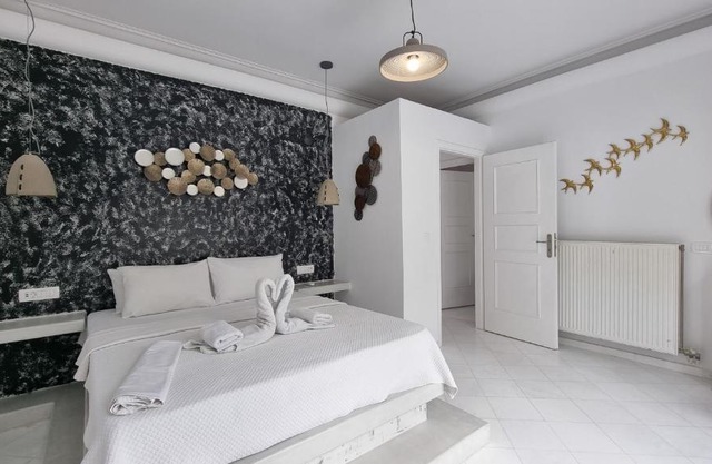 3 Bedroom House included free car rental