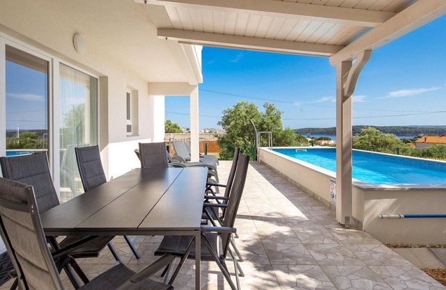 3 bedroom lovely home in Banjol