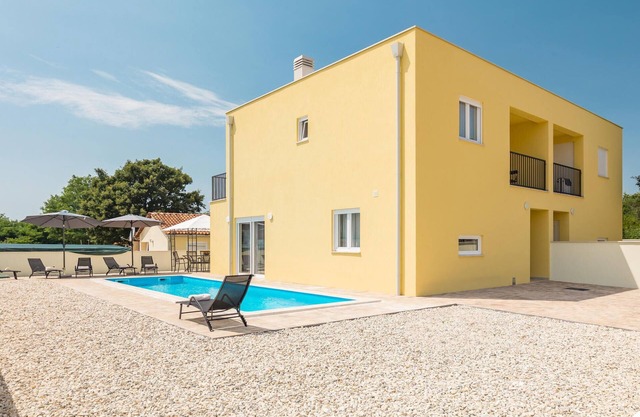 3 bedroom lovely home in Porec
