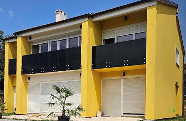 3 bedroom nice apartment in Marinici