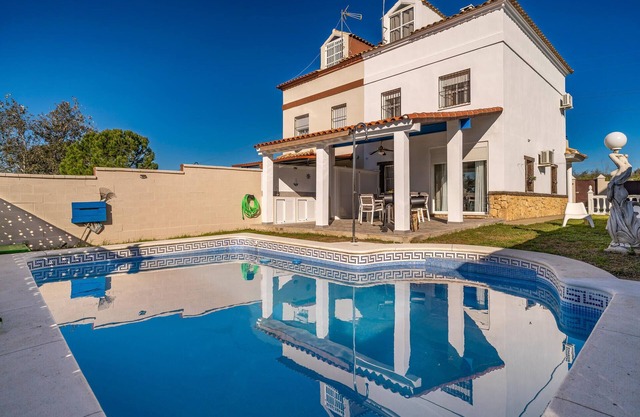 3 bedroom nice home in Salteras