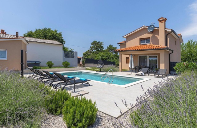 3 bedroom nice home in Krsan