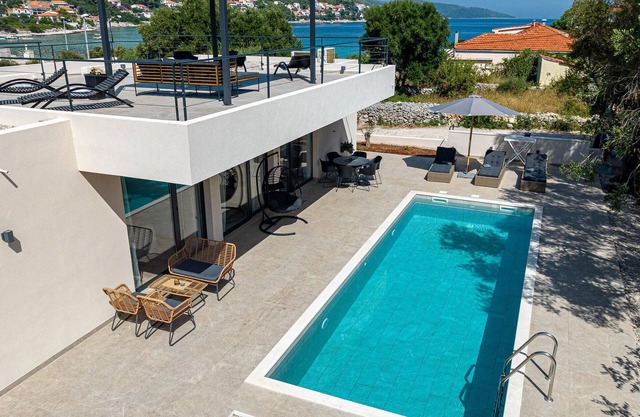 3 bedroom nice home in Prizba