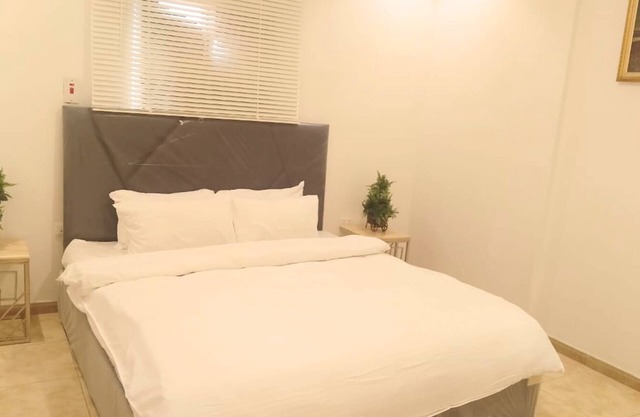 3 Bedroom Penthouse with Terrace, Full Kitchen, and All Amenities