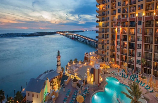 3 Bedroom Presidential Suite at Destin Beach, Wyndham Emerald Grande!